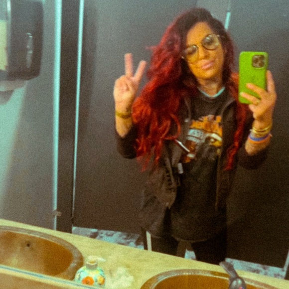 Meet your Posher, Emily - Picture 4 of 7